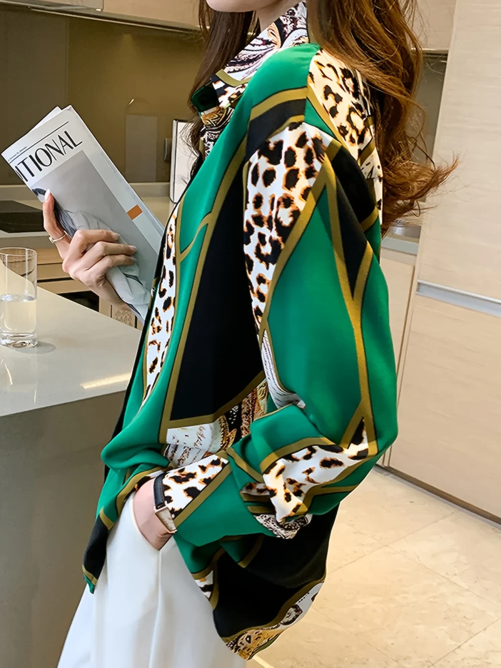 Áo sơ mi họa tiết da báo French Chic Color-Block dành cho nữ - Áo cánh dài tay tương phản màu đen và vàng mù tạt, áo cổ rộng 100% polyester cho trang phục thường ngày và trang trọng mùa xuân/thu, áo sơ mi họa tiết da báo - Hình ảnh 4