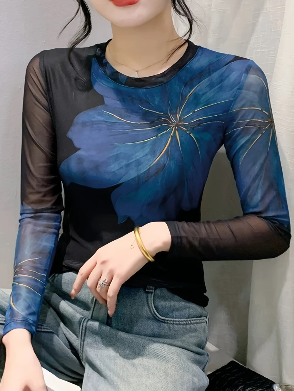 Ethereal Touch, Áo thun dài tay họa tiết hoa thanh lịch dành cho nữ - Chi tiết lưới hai lớp sang trọng, Cổ tròn, Vải co giãn, Có thể giặt bằng máy - Hình ảnh 2