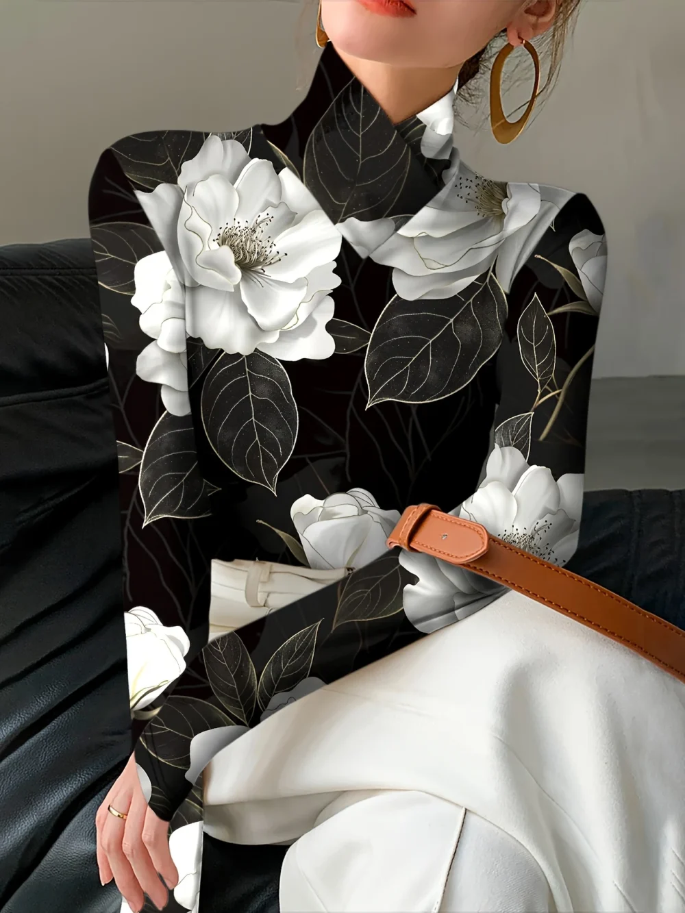 Áo thun tay dài cổ cao in họa tiết - Thiết kế đen trắng sang trọng với điểm nhấn màu vàng, Polyester mềm mại, Có thể giặt bằng máy - Hoàn hảo cho mùa thu/đông